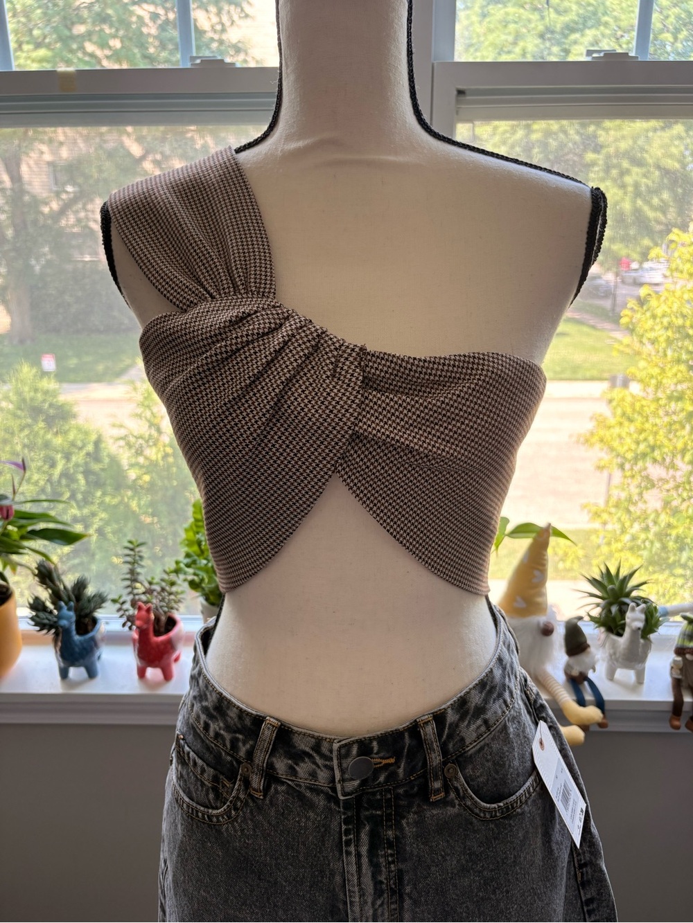✨Anthropologie (NWOT) Brown Houndstooth One-Shoulder Twist Crop Top Size S✨